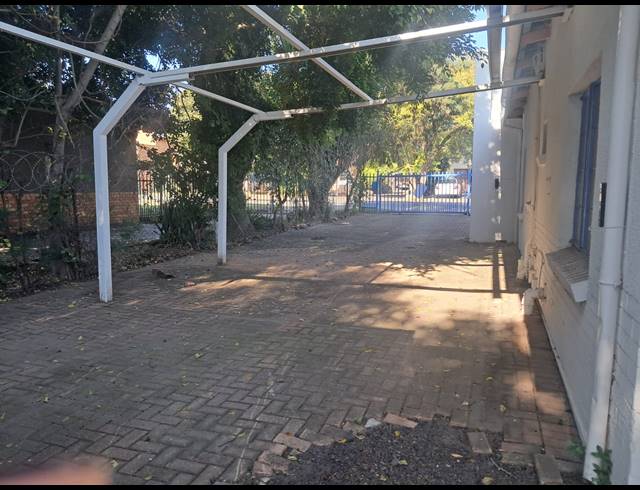 190M² BUILDING FOR SALE IN BRITS CENTRAL